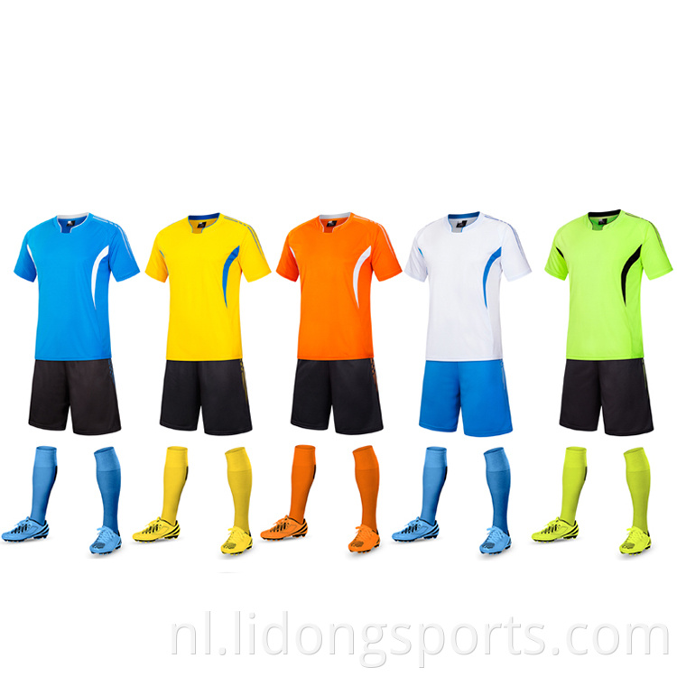 2021 seizoen voetbaluniformen sublimatie volledige set voetbal slijtage kits polyester sportshirt te koop